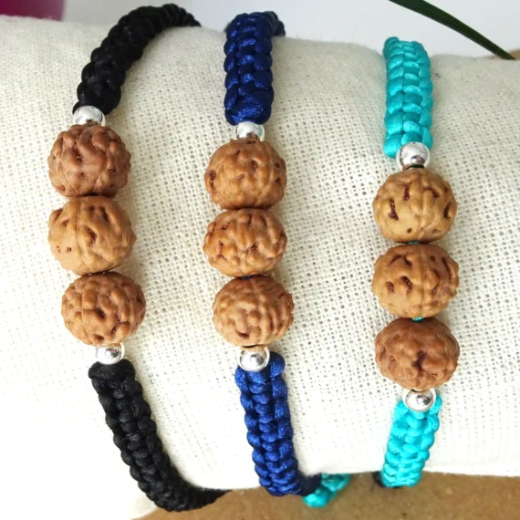 bracelet shakti pour la confiance en soi, la force et le courage, avec des rudrakshas à 6 faces, de java